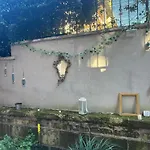 Happy House With Private Garden