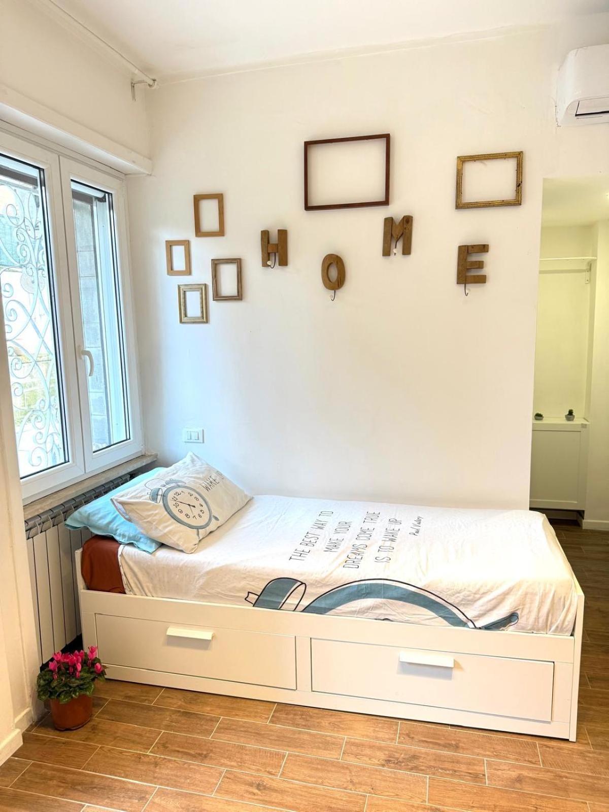 Apartment Happy House With Private Garden Rom