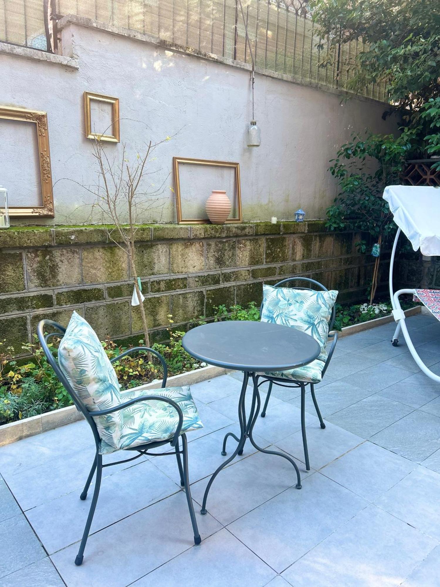 Happy House With Private Garden Apartment *